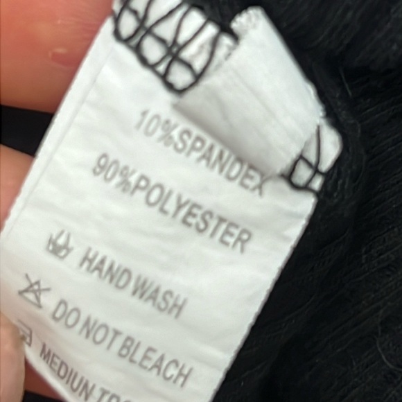 β¨4π $20 β¨ Bundle of 3 crop tops stretch top set black grey small medium - Picture 8 of 14